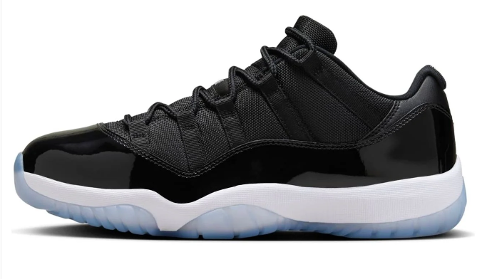 Air Jordan 11 Low 'Space Jam' - Black / White