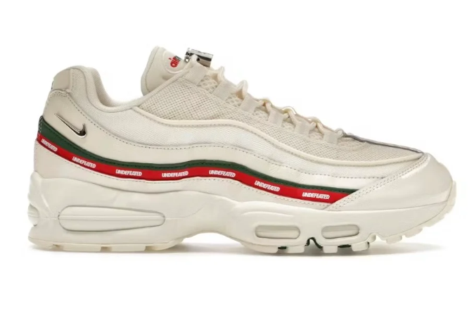 Undefeated x Nike Air Max 95 SP 'Sail' – Off-White